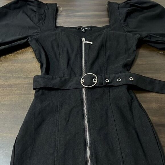 Mini black dress with short sleeves - Picture 2 of 10
